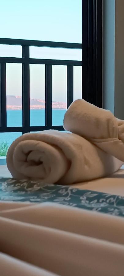 Blue Seaview Suites 피레아스 외부 사진