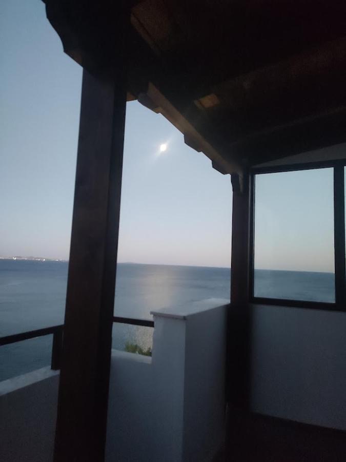 Blue Seaview Suites 피레아스 외부 사진